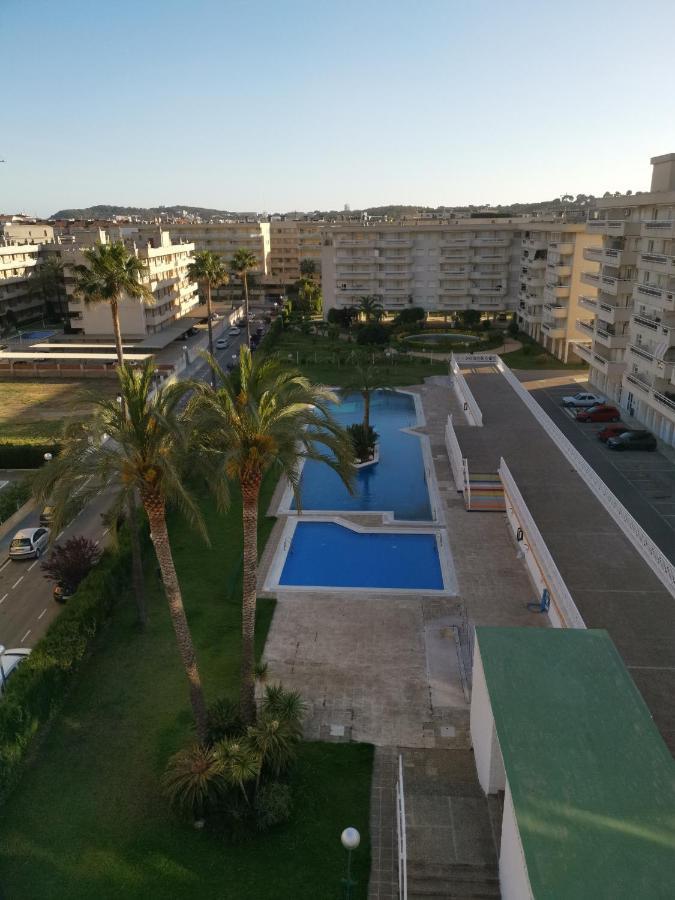 Pina Beach Holidays La Pineda Bagian luar foto