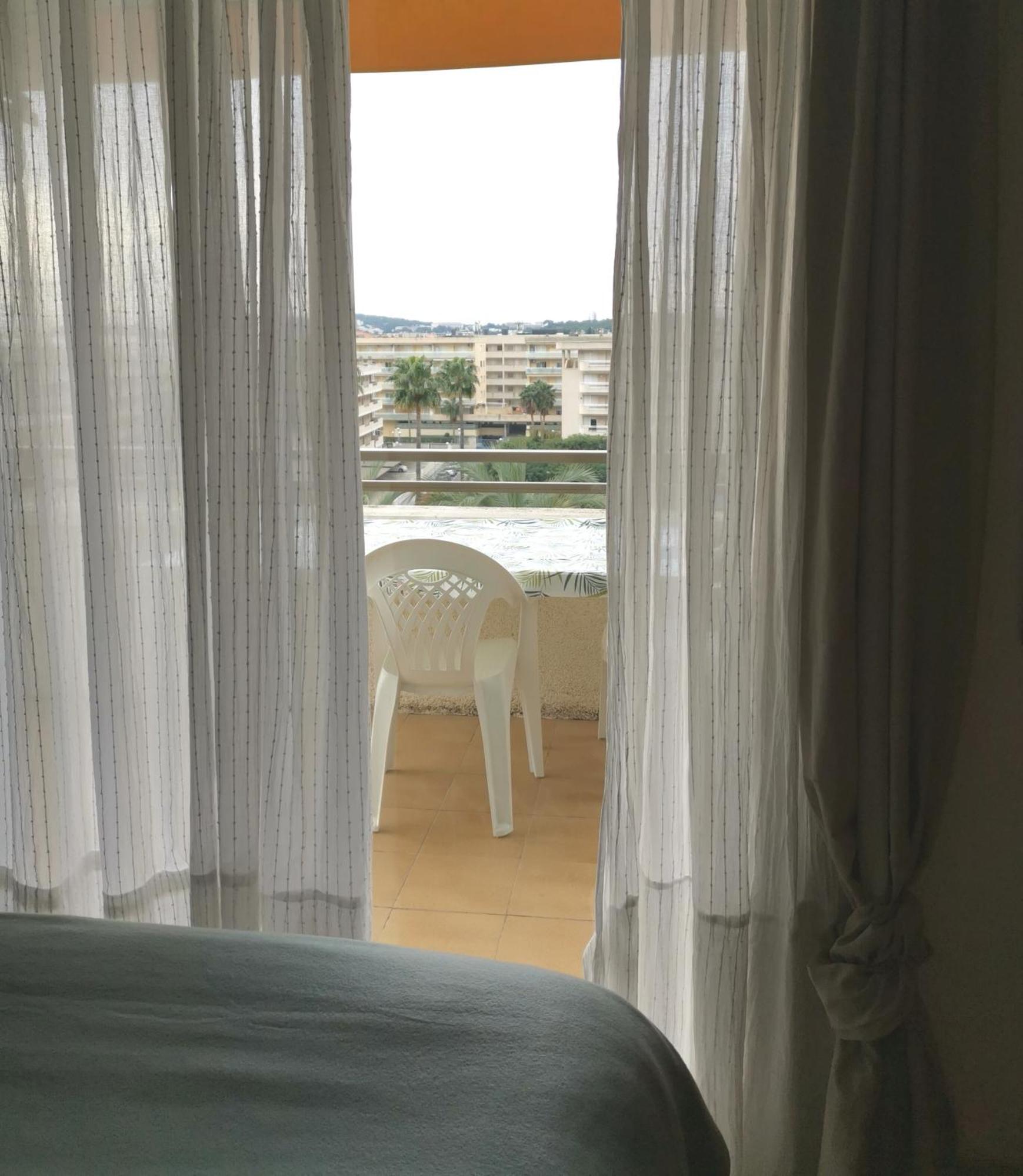 Pina Beach Holidays La Pineda Bagian luar foto
